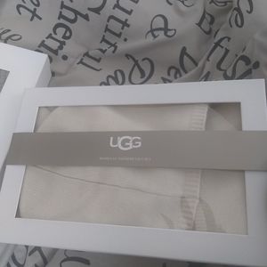 Ugg hat gloves and scarf